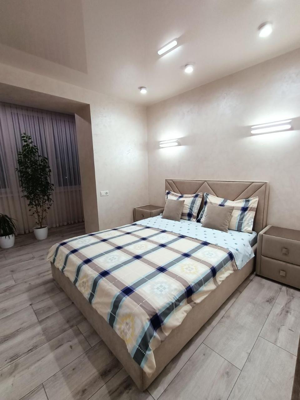 Apartamento 2К Шикарний Люкс! Khmelʼnytsʼkyy Exterior foto